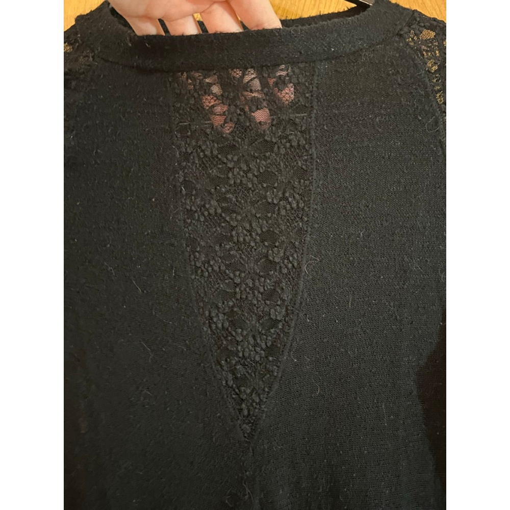 Free People Black Long Sleeve Knit and Lace Shirt Women’s Size XS GUC - Picture 4 of 7